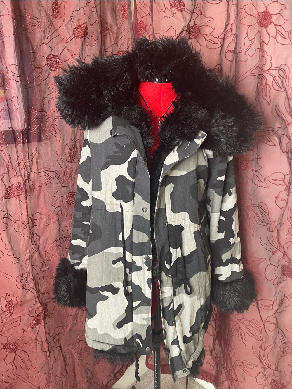 Camo Faux-Fur Trim Parka Jacket - Black/Grey